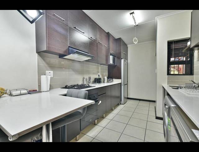 3 BEDROOM APARTMENT FOR SALE IN OAKDENE